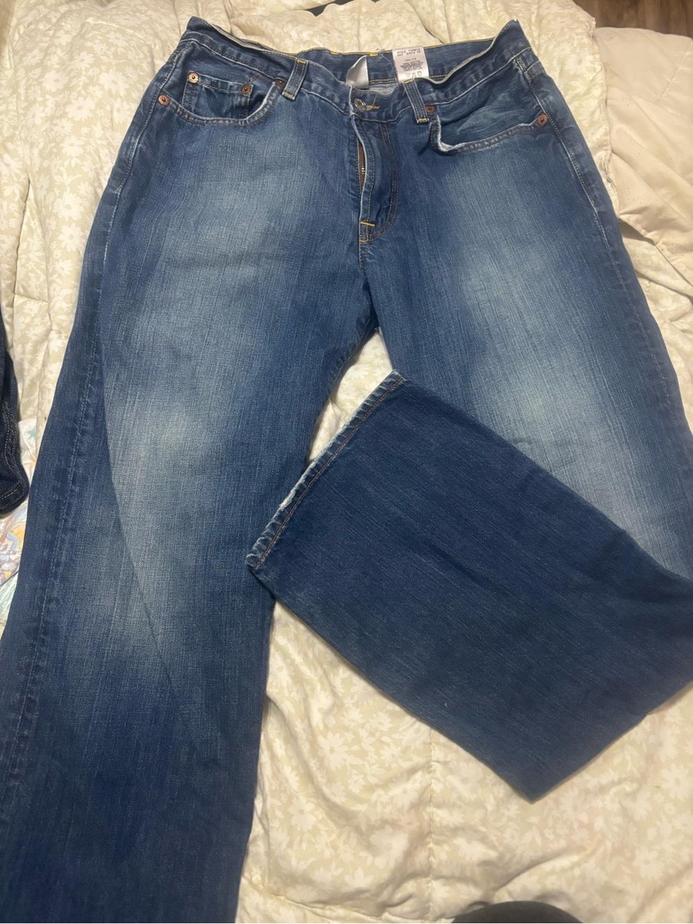 Lucky Brand Men’s Straight Jeans in Blue Wash